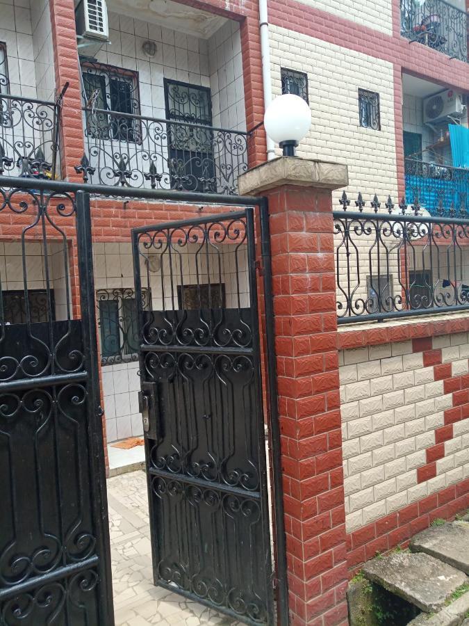 Ange Raphael Hotel Douala Exterior foto